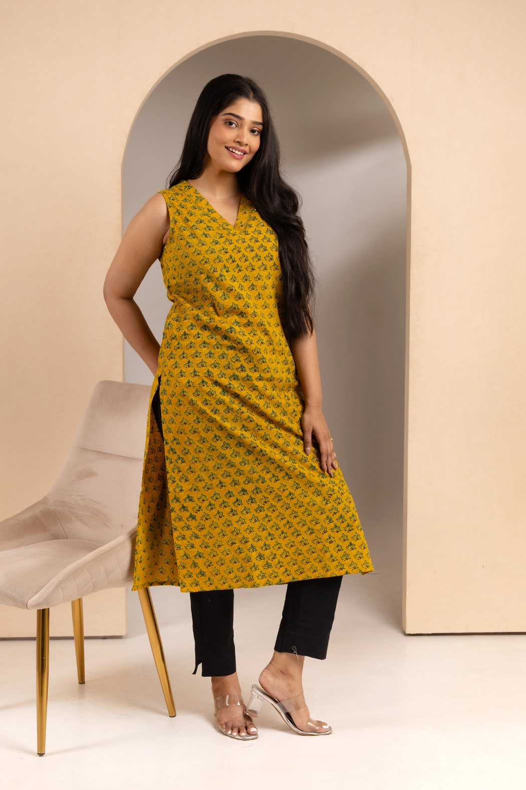 v-neck-yellow-ajrakh-sleeveless-kurta-kr-aj-sl-0004