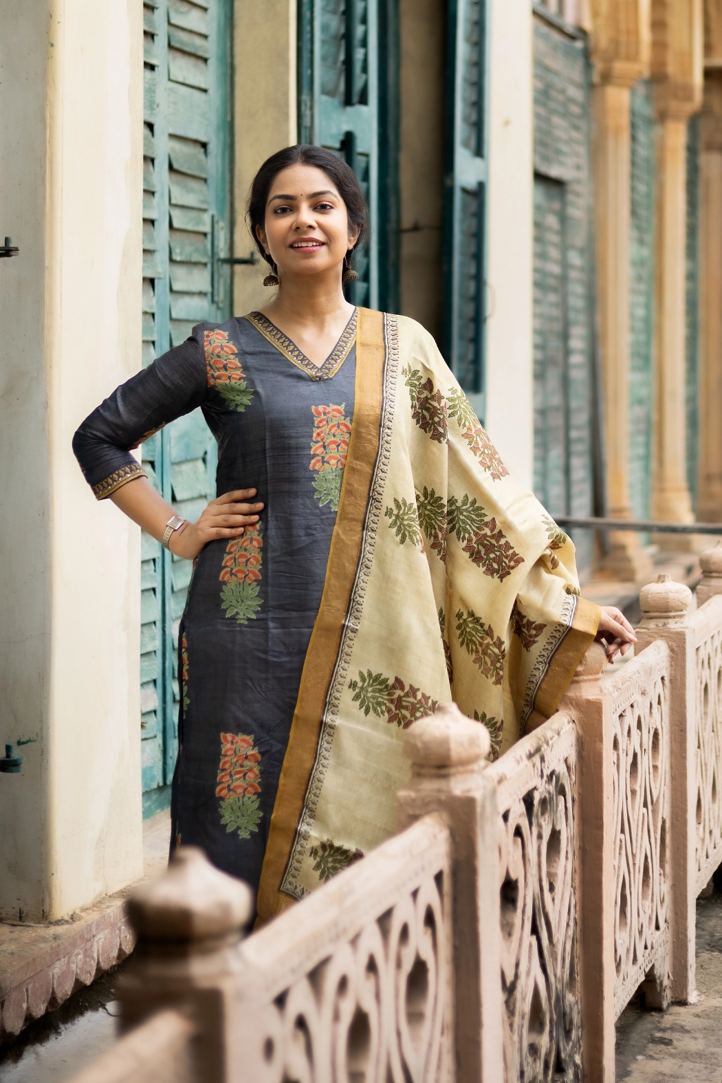 v-neck-black-tussar-kurti-kr-ts-0096